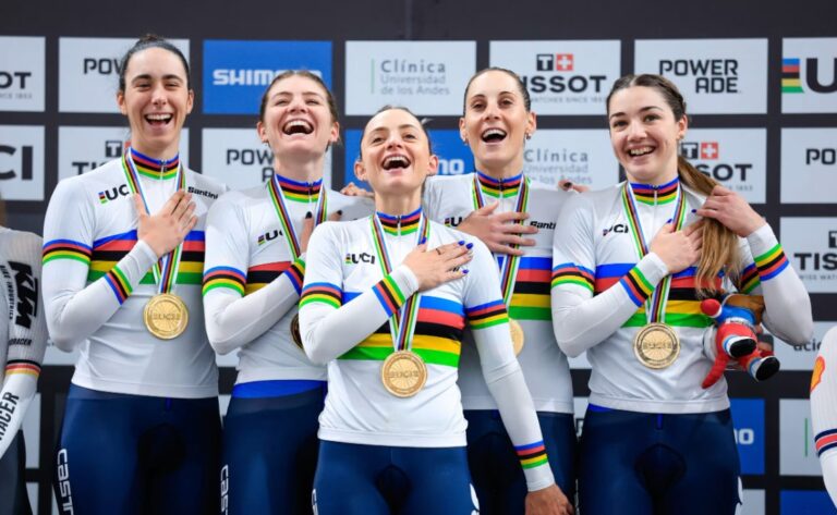podio quartetto italiano oro mondiali pista chile foto sprint cycling agency – fci