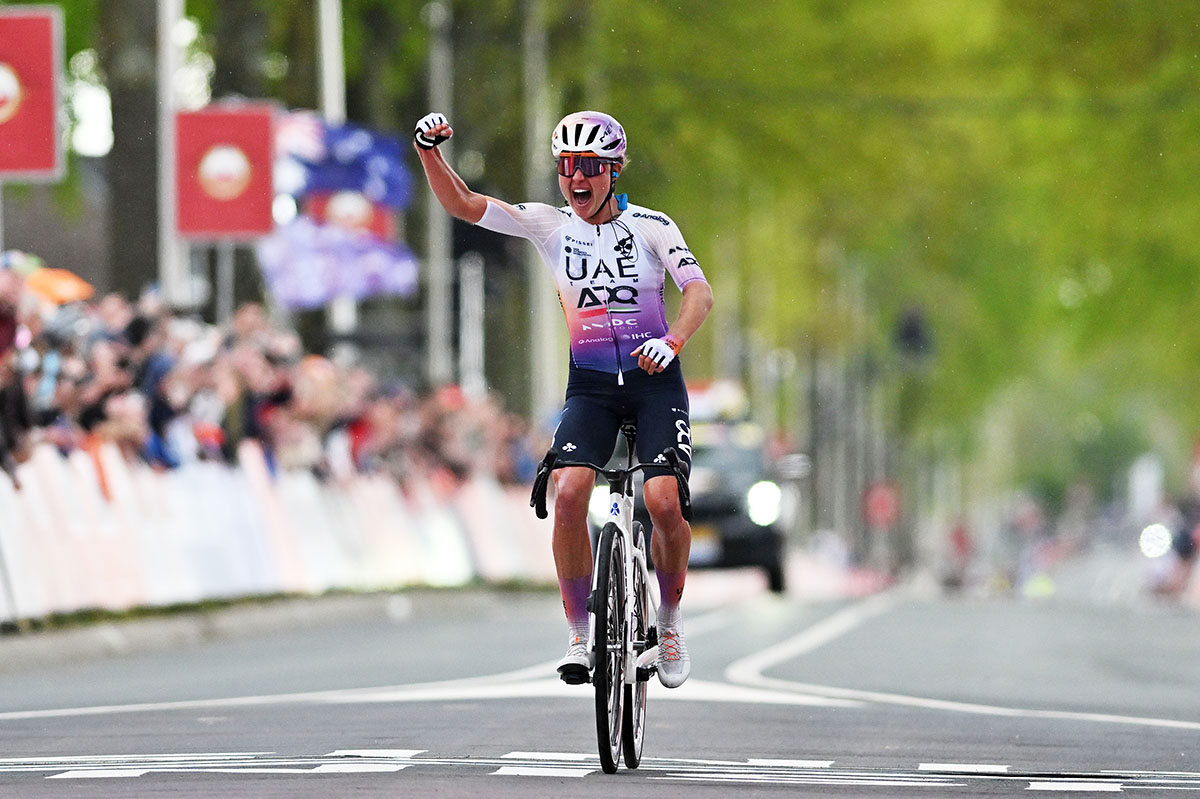 Paula Blasi storms to stunning solo victory at Amstel Gold Race