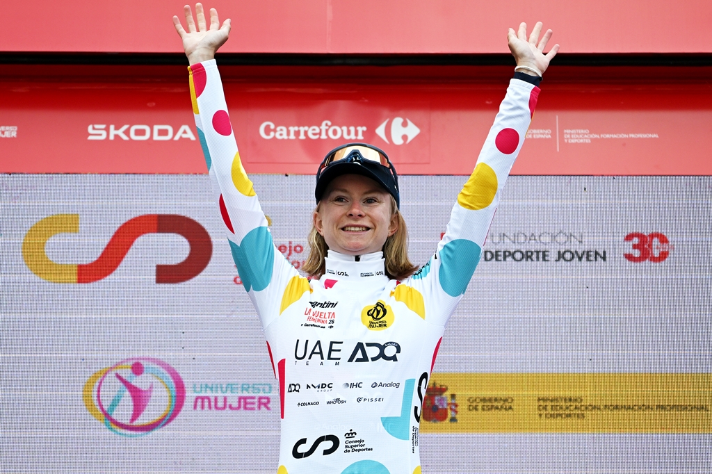 Stage 2 of La Vuelta Femenina: Maeva Squiban keeps QOM jersey