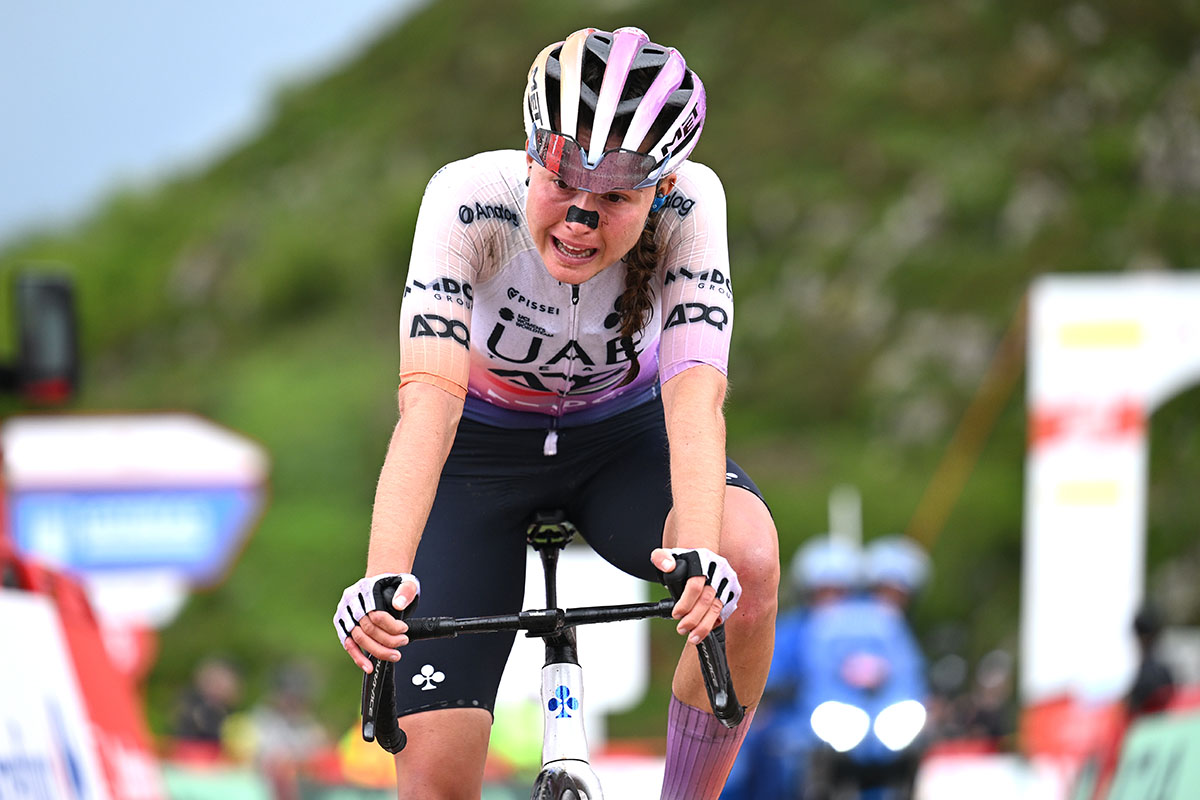 Outstanding Paula Blasi takes second a Les Praeres and moves second in GC a La Vuelta Femenina