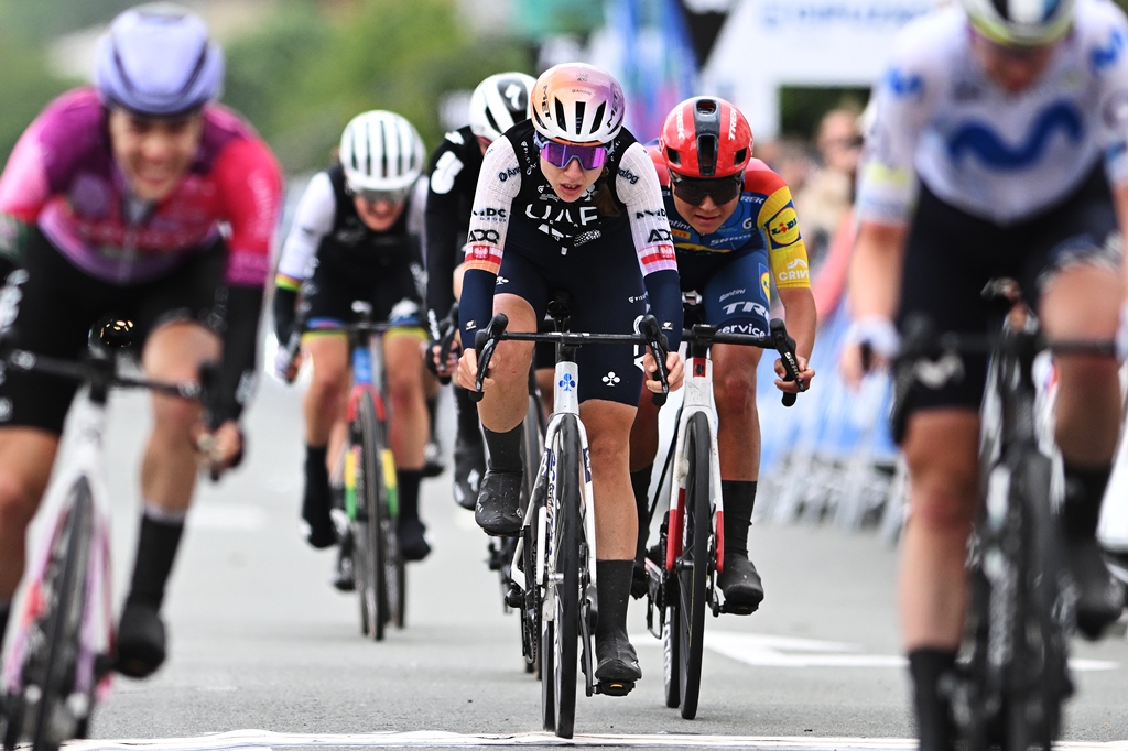 Itzulia Women opens with solid return for Dominika Wlodarczyk